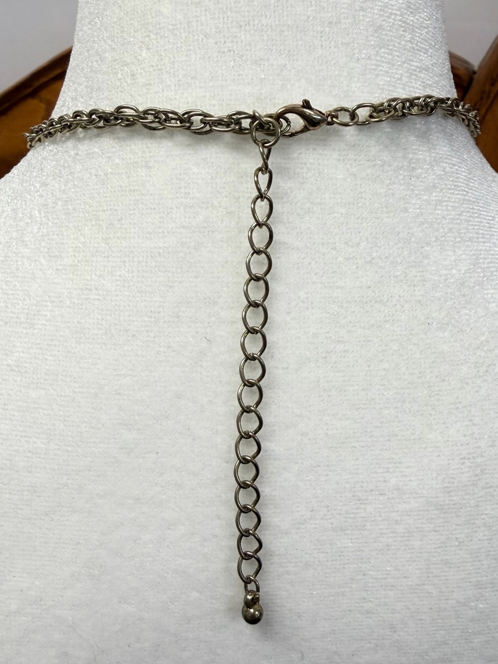 Statement necklace with faux pearls, rhinestones and crystals - Picture 6 of 6